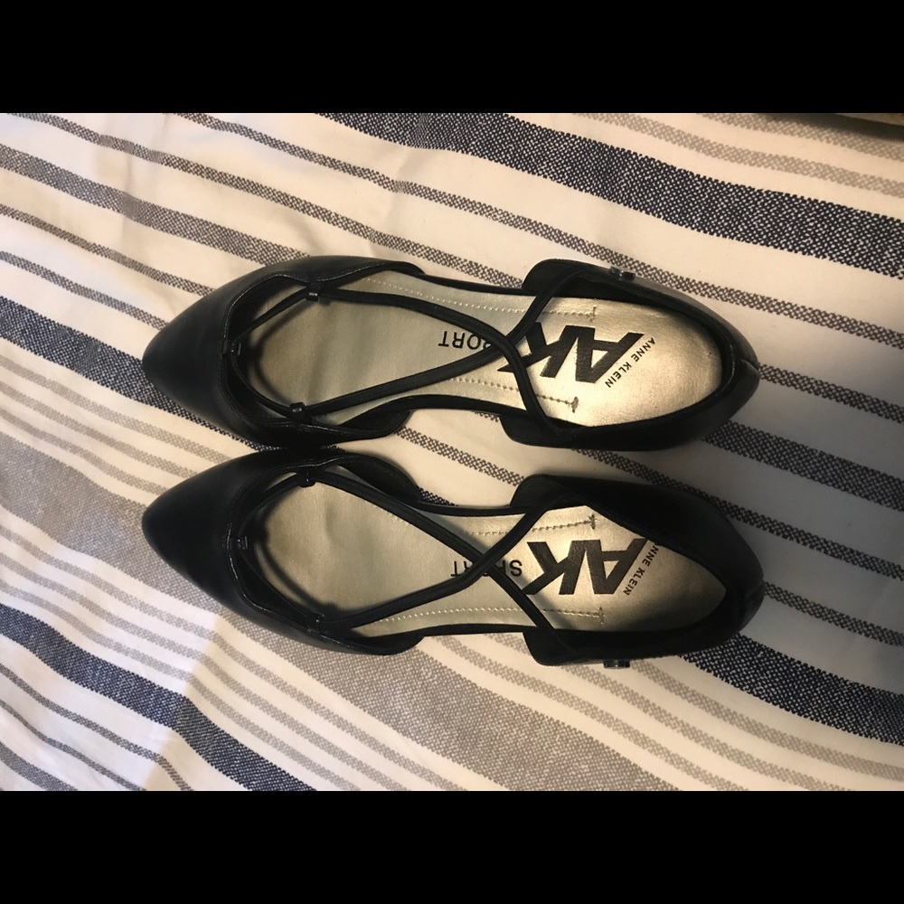 Black flats 👠